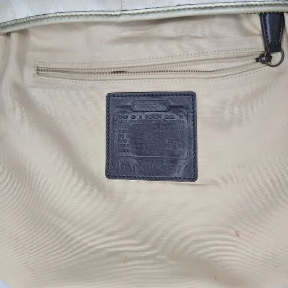 Vintge COACH Shoulder Bag Signature 2WAY Canvas And Leather With Metallic Gold . - Picture 6 of 8